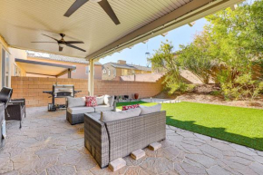 1 Mi to Aliante Casino Townhome with Fenced Yard!
